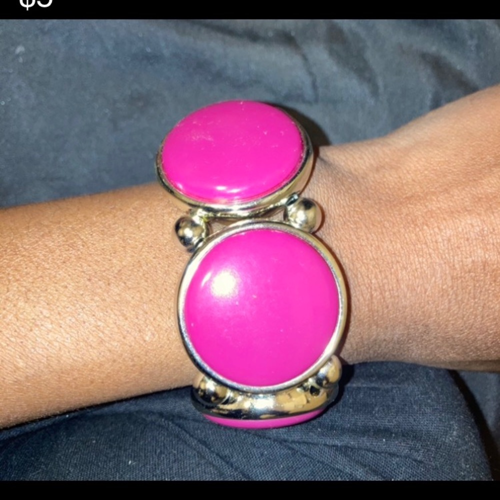 2 Framed Stretchy Bracelets